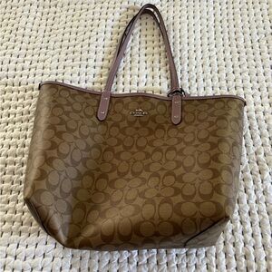 City tote coach